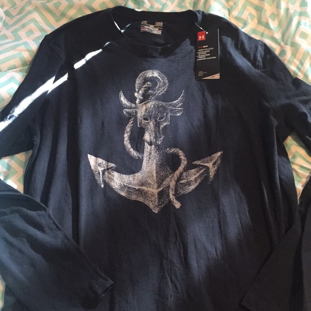 Men’s under armour shirt